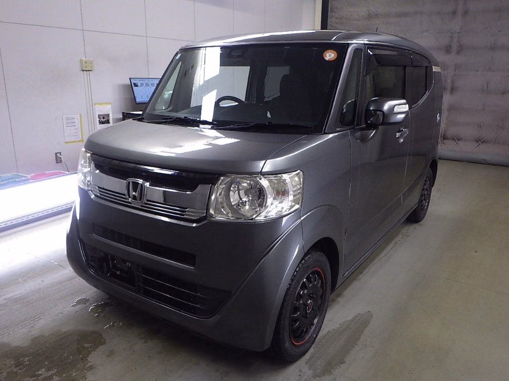 HONDA N-BOX SLASH