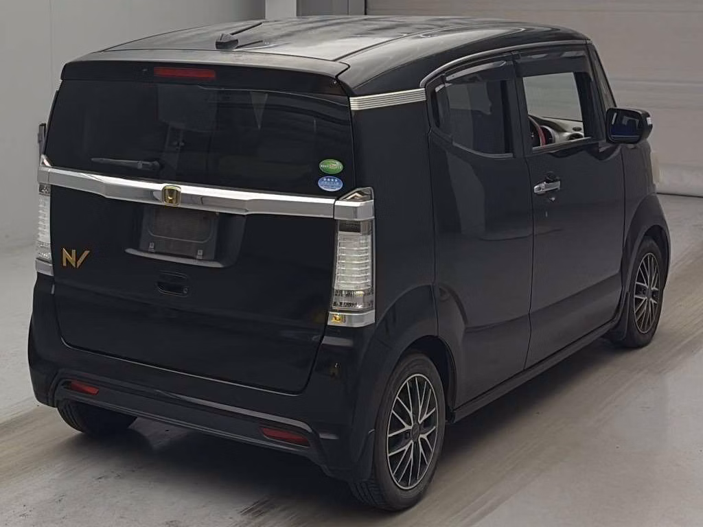 HONDA N-BOX SLASH
