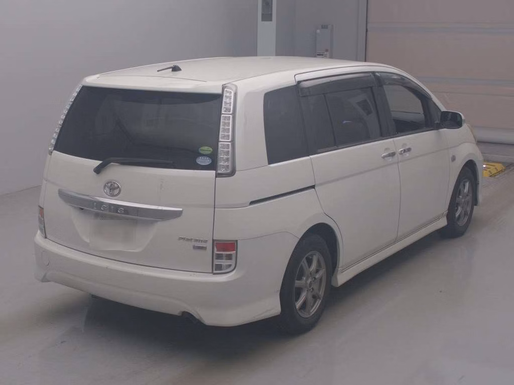 TOYOTA ISIS