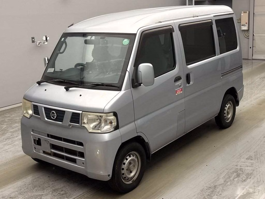 NISSAN NV100 CLIPPER