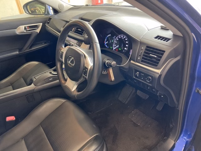 LEXUS CT200H