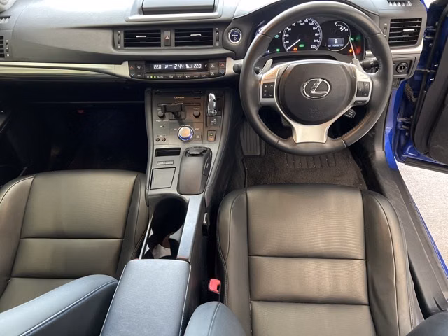 LEXUS CT200H