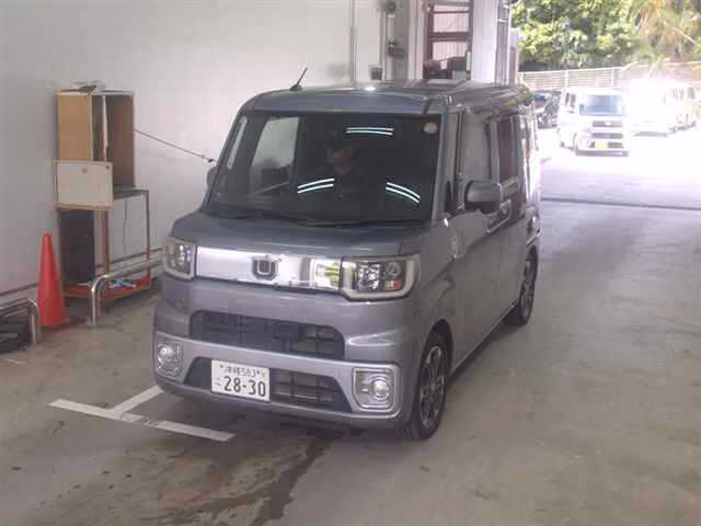 DAIHATSU WAKE