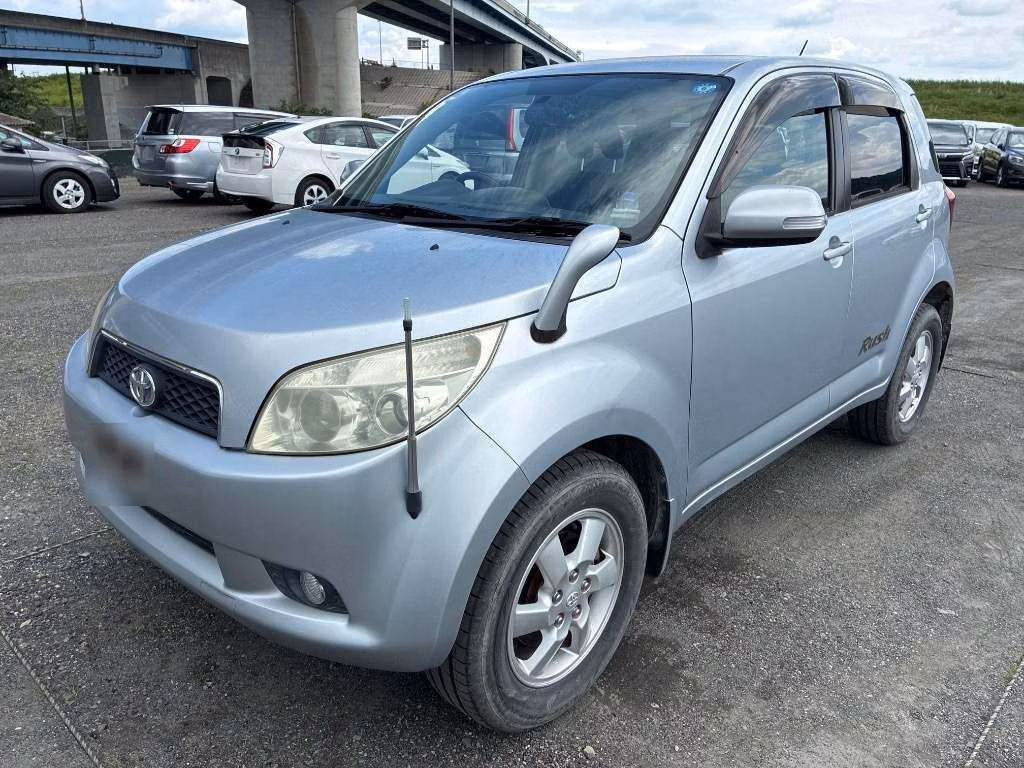 TOYOTA RUSH
