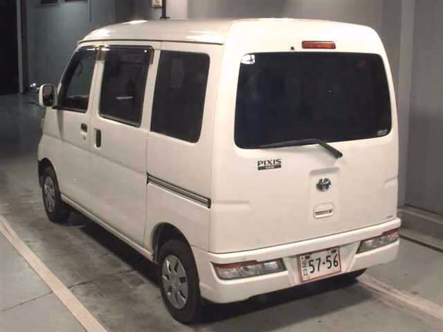 TOYOTA PIXIS VAN