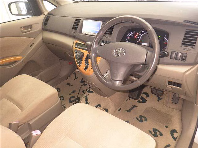 TOYOTA ISIS