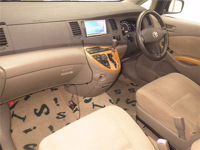 TOYOTA ISIS