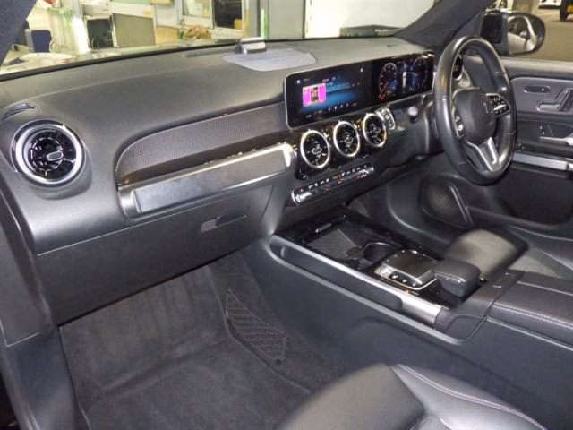 MERCEDES-BENZ GLB-CLASS