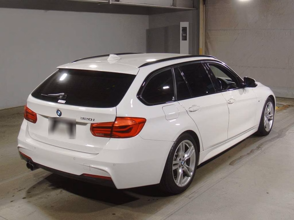 BMW 3-SERIES