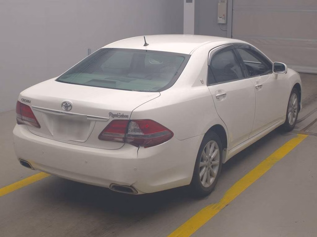 TOYOTA CROWN