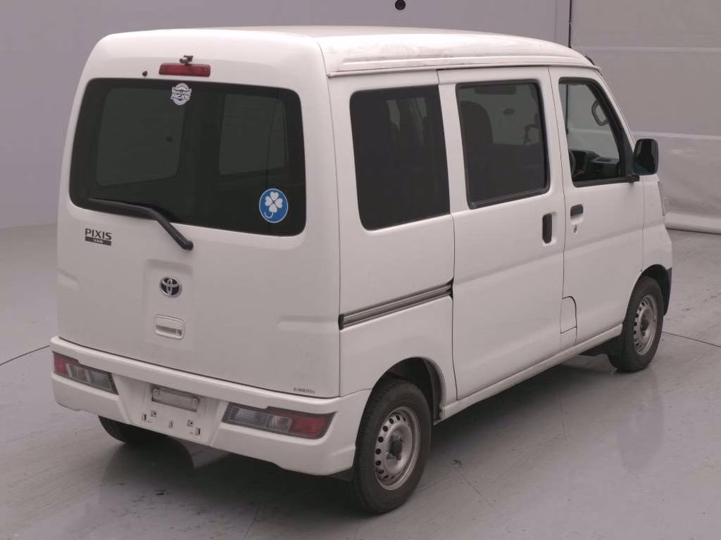 TOYOTA PIXIS VAN