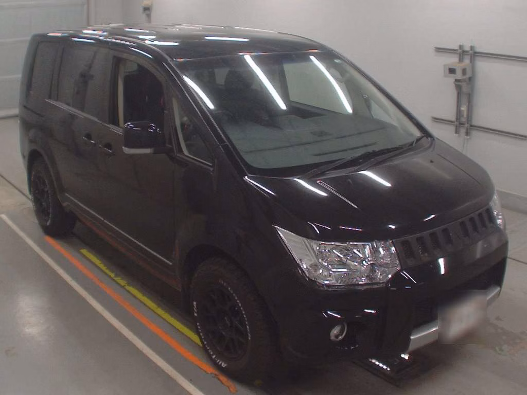 MITSUBISHI DELICA D:5
