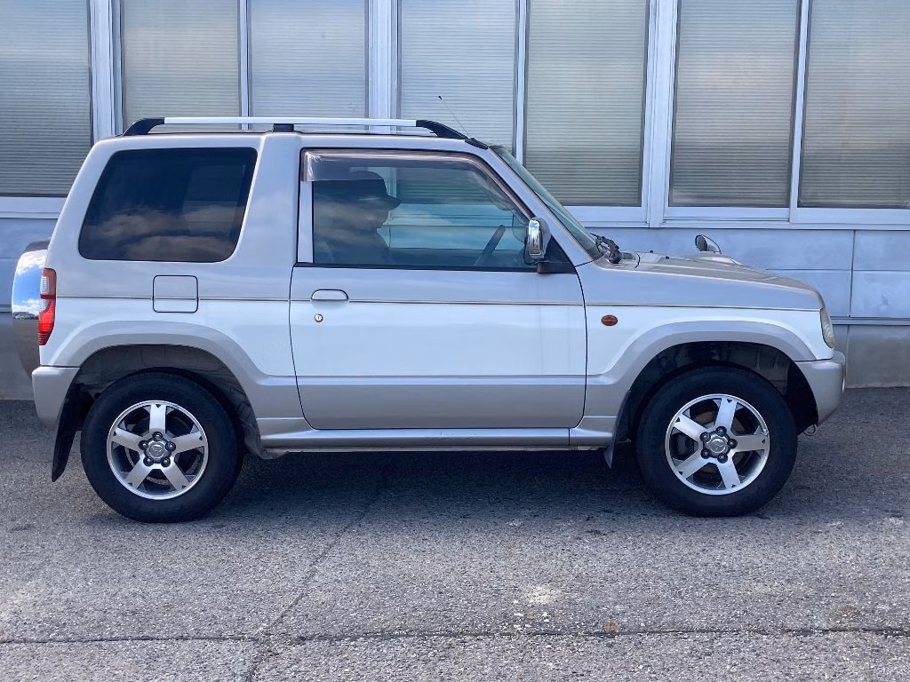 MITSUBISHI PAJERO MINI