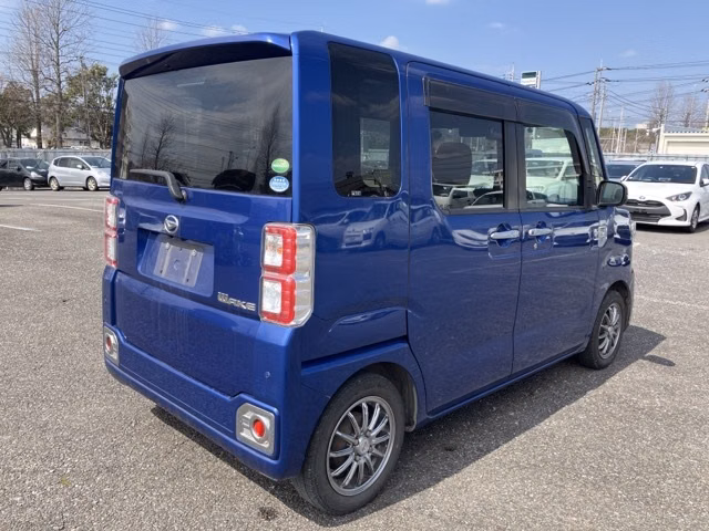 DAIHATSU WAKE