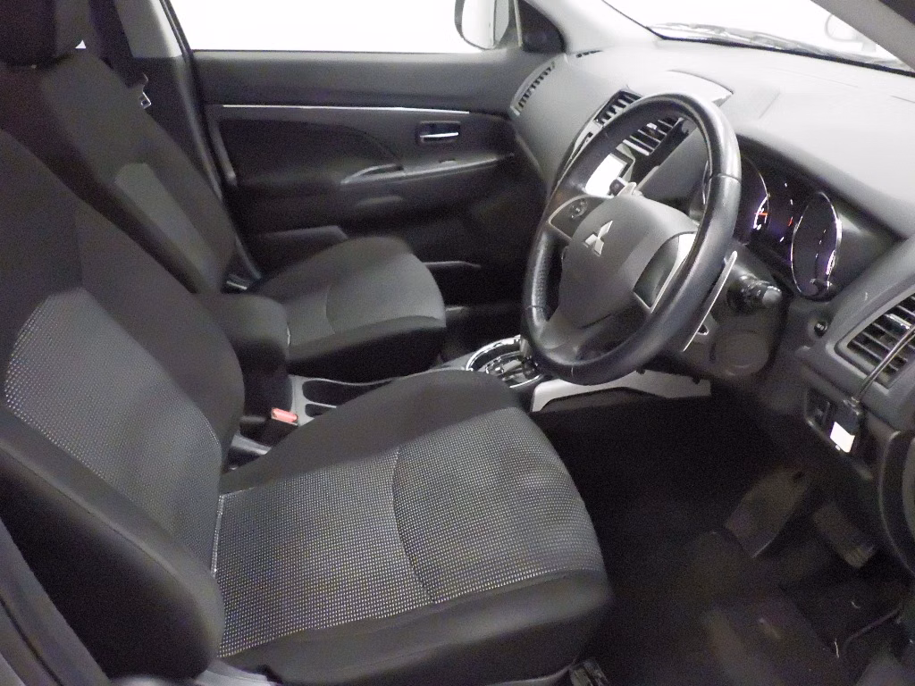 MITSUBISHI RVR