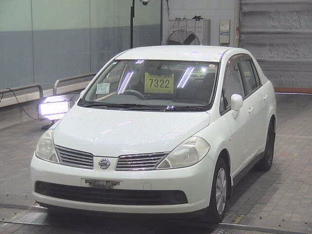 NISSAN TIIDA LATIO