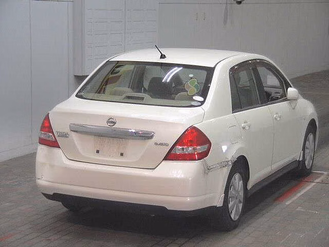 NISSAN TIIDA LATIO