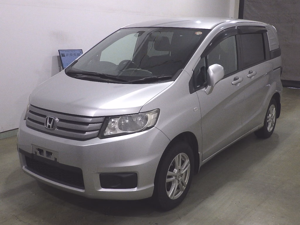 HONDA FREED SPIKE