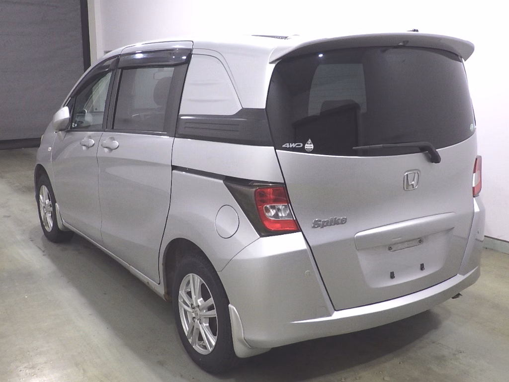 HONDA FREED SPIKE