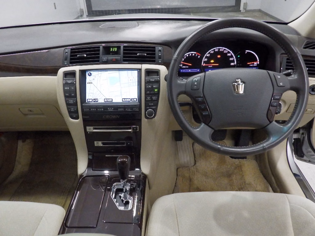 TOYOTA CROWN