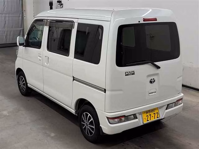 TOYOTA PIXIS VAN