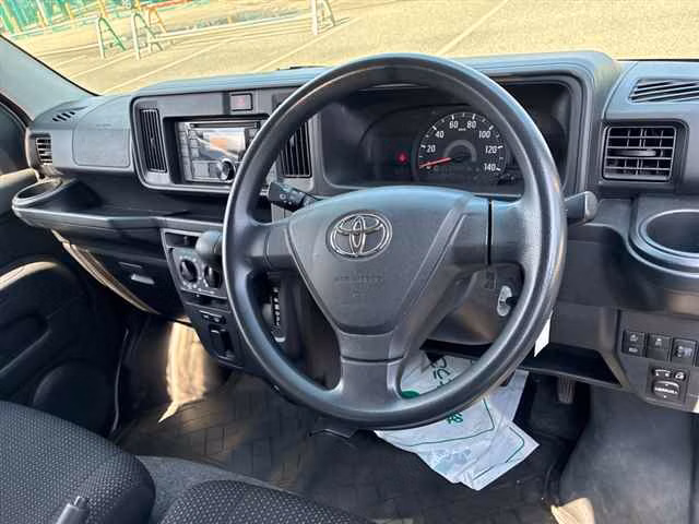 TOYOTA PIXIS VAN