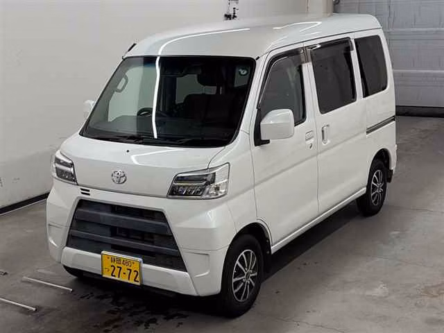 TOYOTA PIXIS VAN
