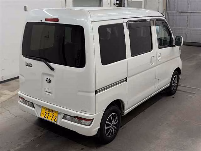 TOYOTA PIXIS VAN