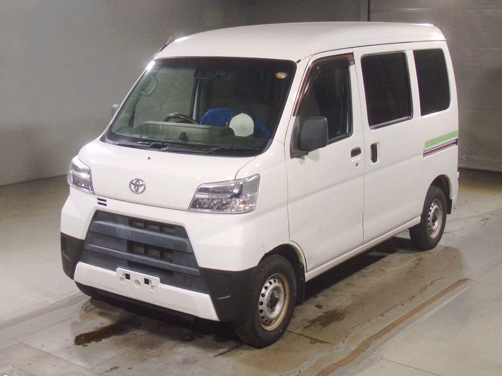 TOYOTA PIXIS VAN