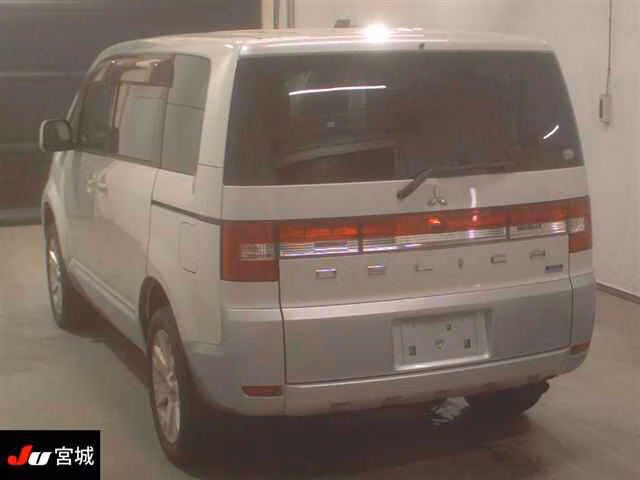 MITSUBISHI DELICA D:5