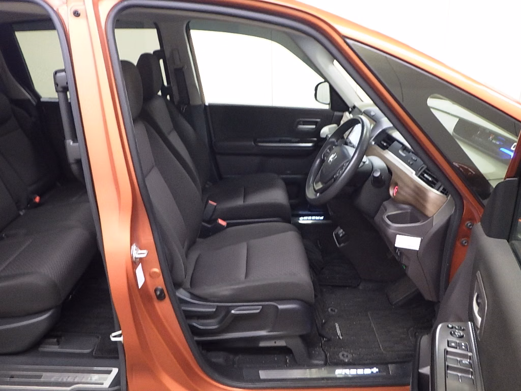 HONDA FREED+