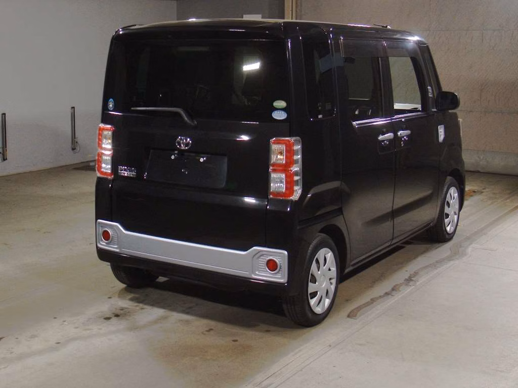 TOYOTA PIXIS MEGA