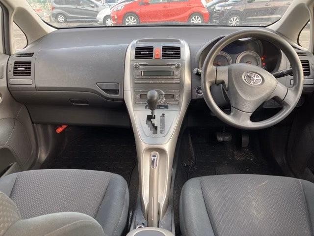 TOYOTA AURIS