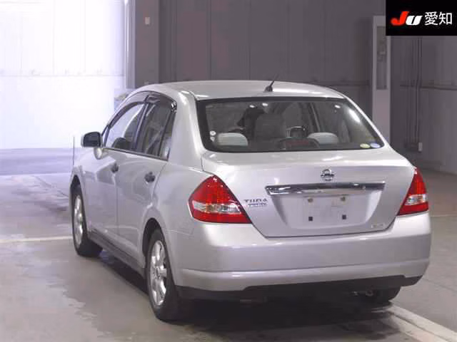 NISSAN TIIDA LATIO