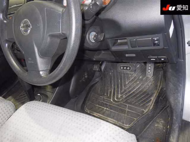 NISSAN TIIDA LATIO