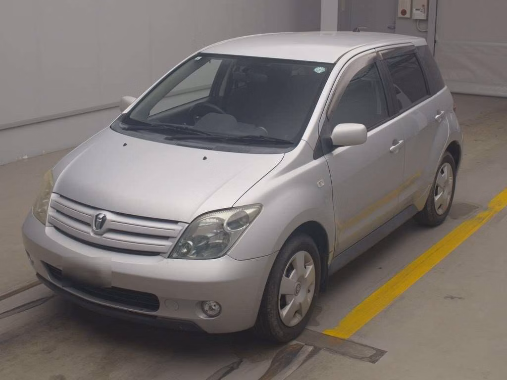 TOYOTA IST