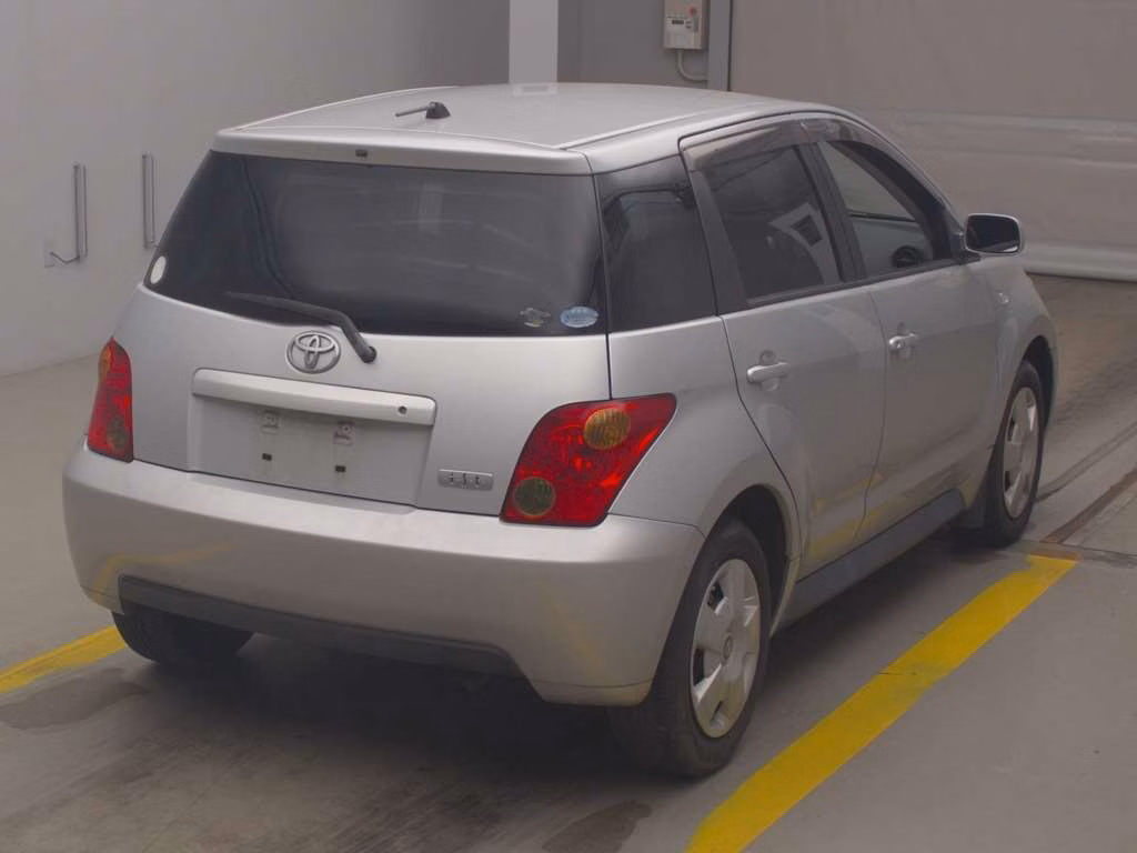 TOYOTA IST
