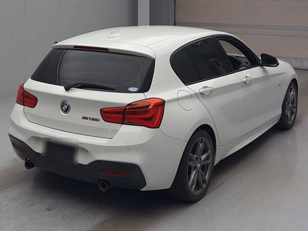 BMW 1-SERIES