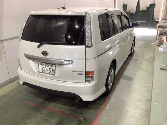 TOYOTA ISIS