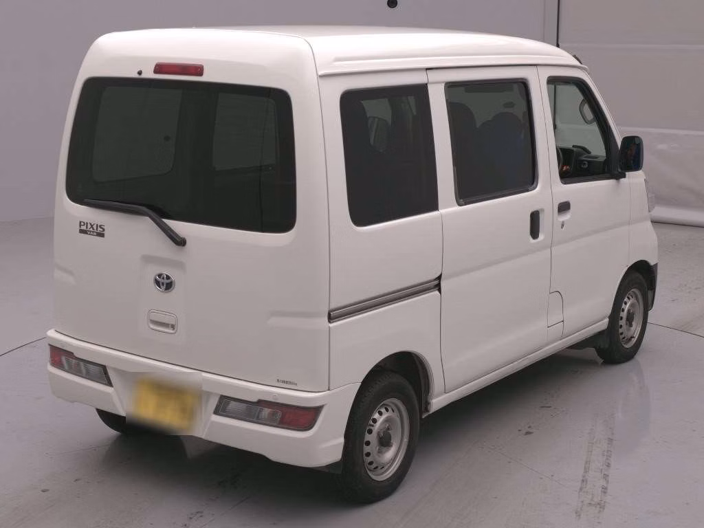 TOYOTA PIXIS VAN