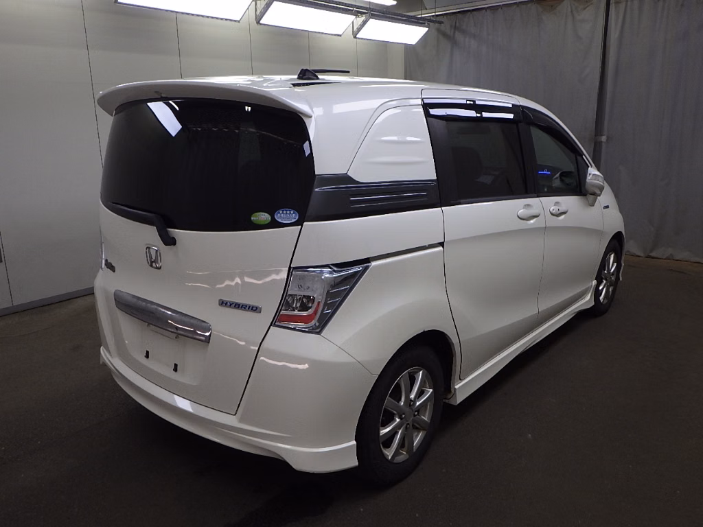 HONDA FREED SPIKE