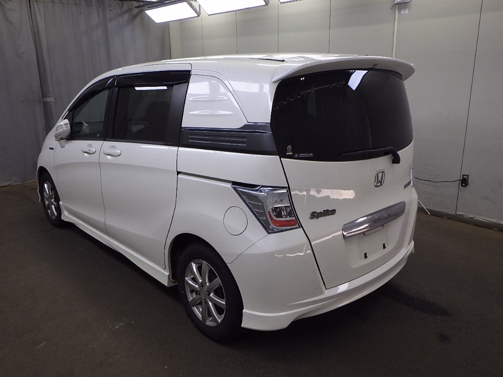 HONDA FREED SPIKE