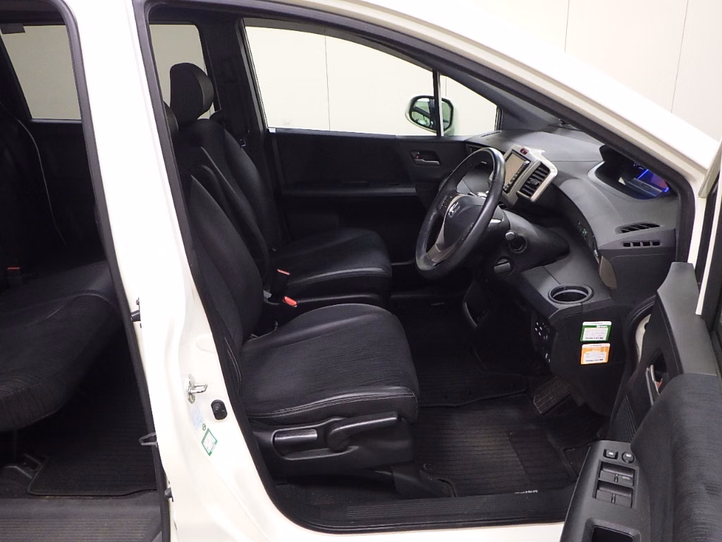 HONDA FREED SPIKE