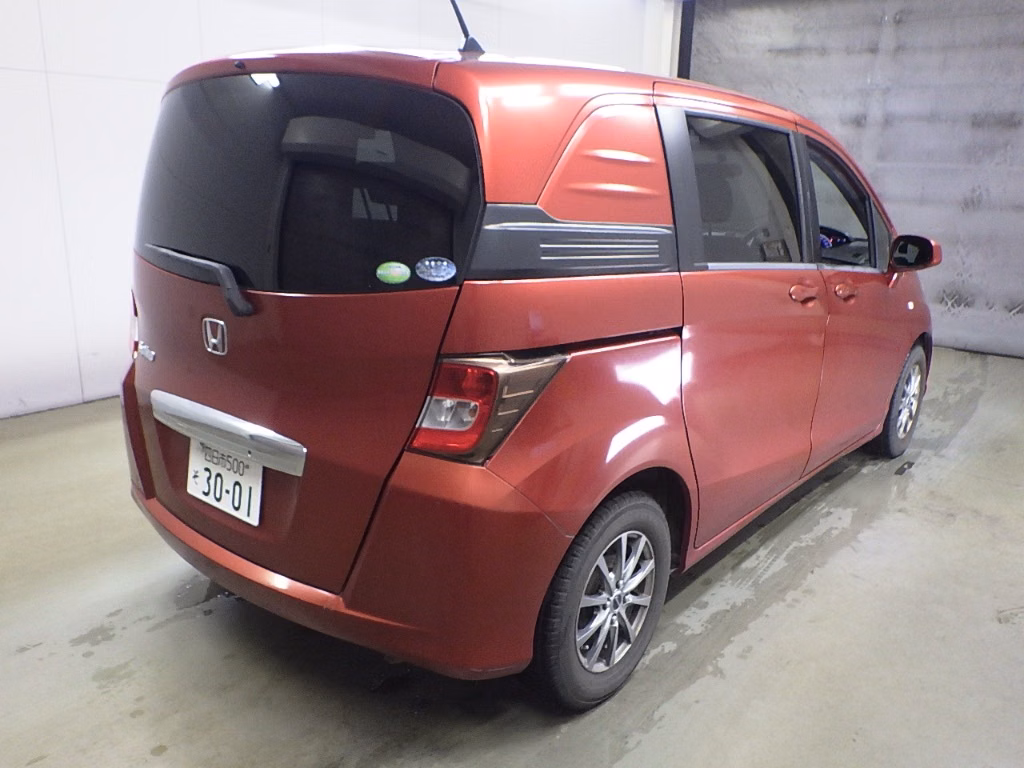 HONDA FREED SPIKE