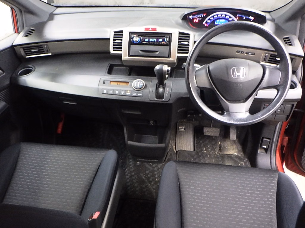 HONDA FREED SPIKE