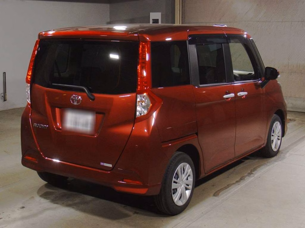 TOYOTA ROOMY