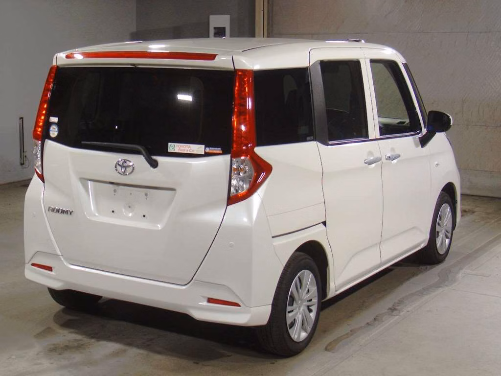 TOYOTA ROOMY
