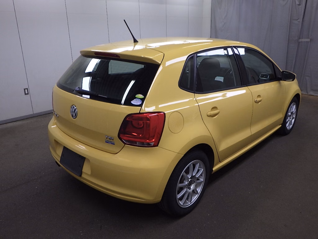VOLKSWAGEN POLO