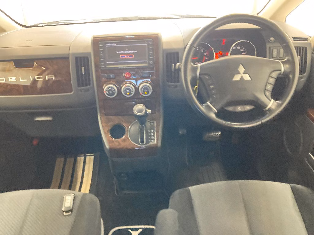 MITSUBISHI DELICA D:5