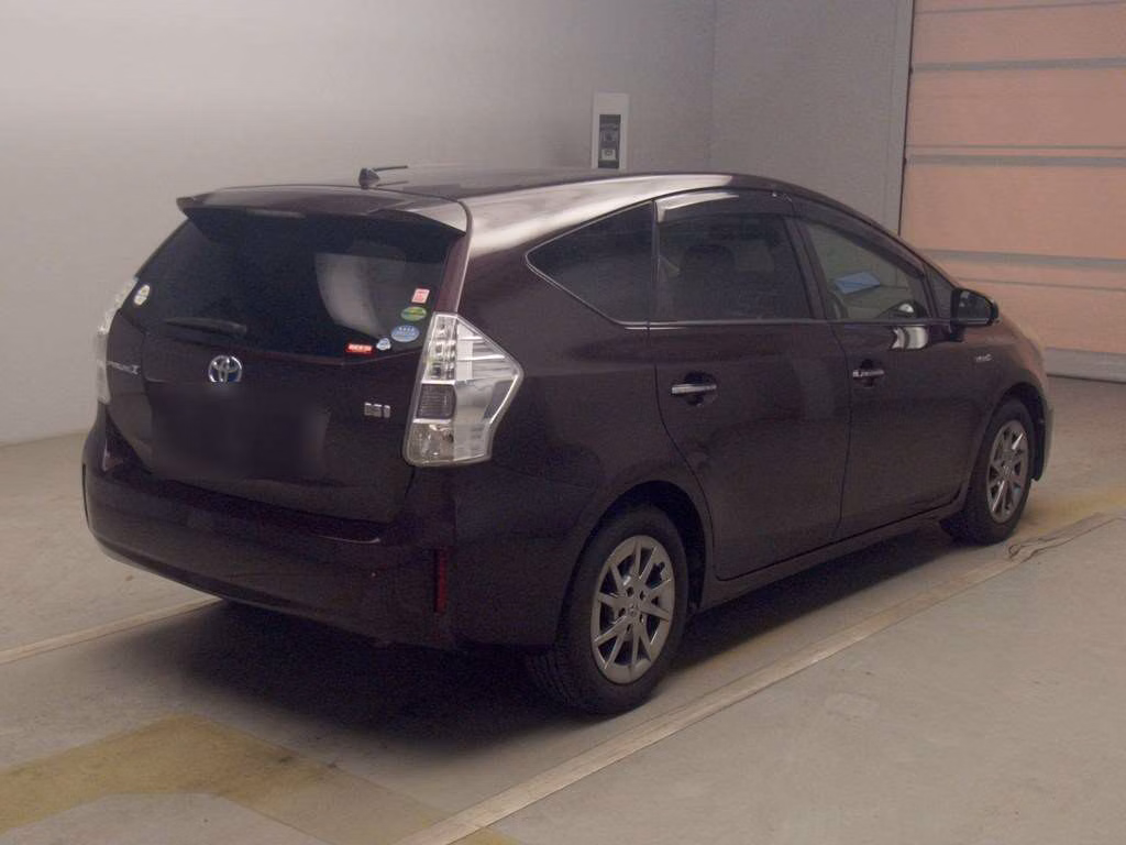 TOYOTA PRIUS ALPHA